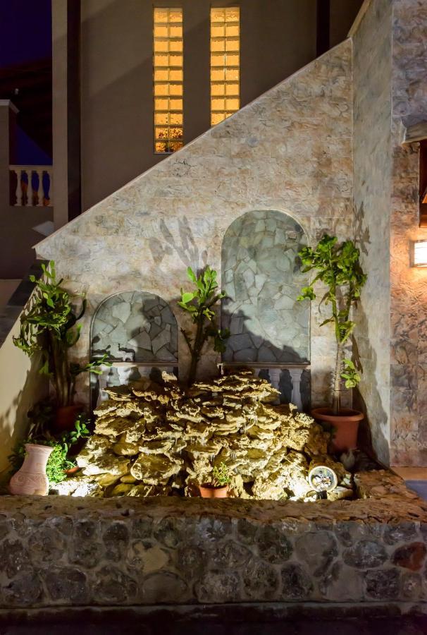 Villa Maxim With Private Pool & Tennis Court Halikounas Ngoại thất bức ảnh