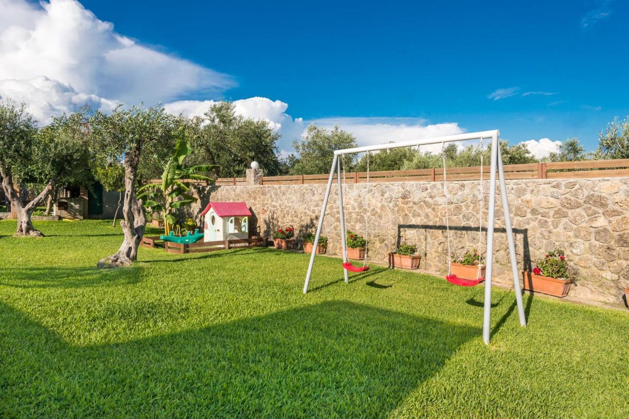 Villa Maxim With Private Pool & Tennis Court Halikounas Ngoại thất bức ảnh