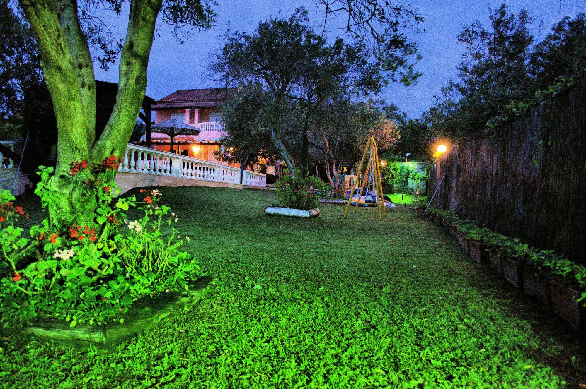 Villa Maxim With Private Pool & Tennis Court Halikounas Ngoại thất bức ảnh